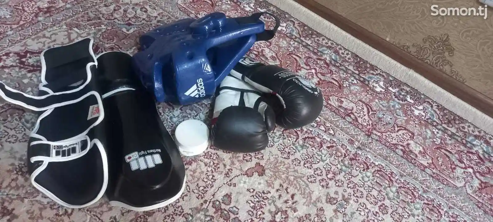 Боксерские перчатки-1
