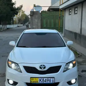 Toyota Camry, 2010