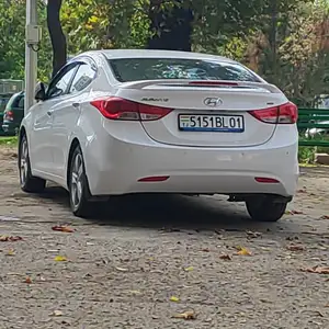 Hyundai Avante, 2013