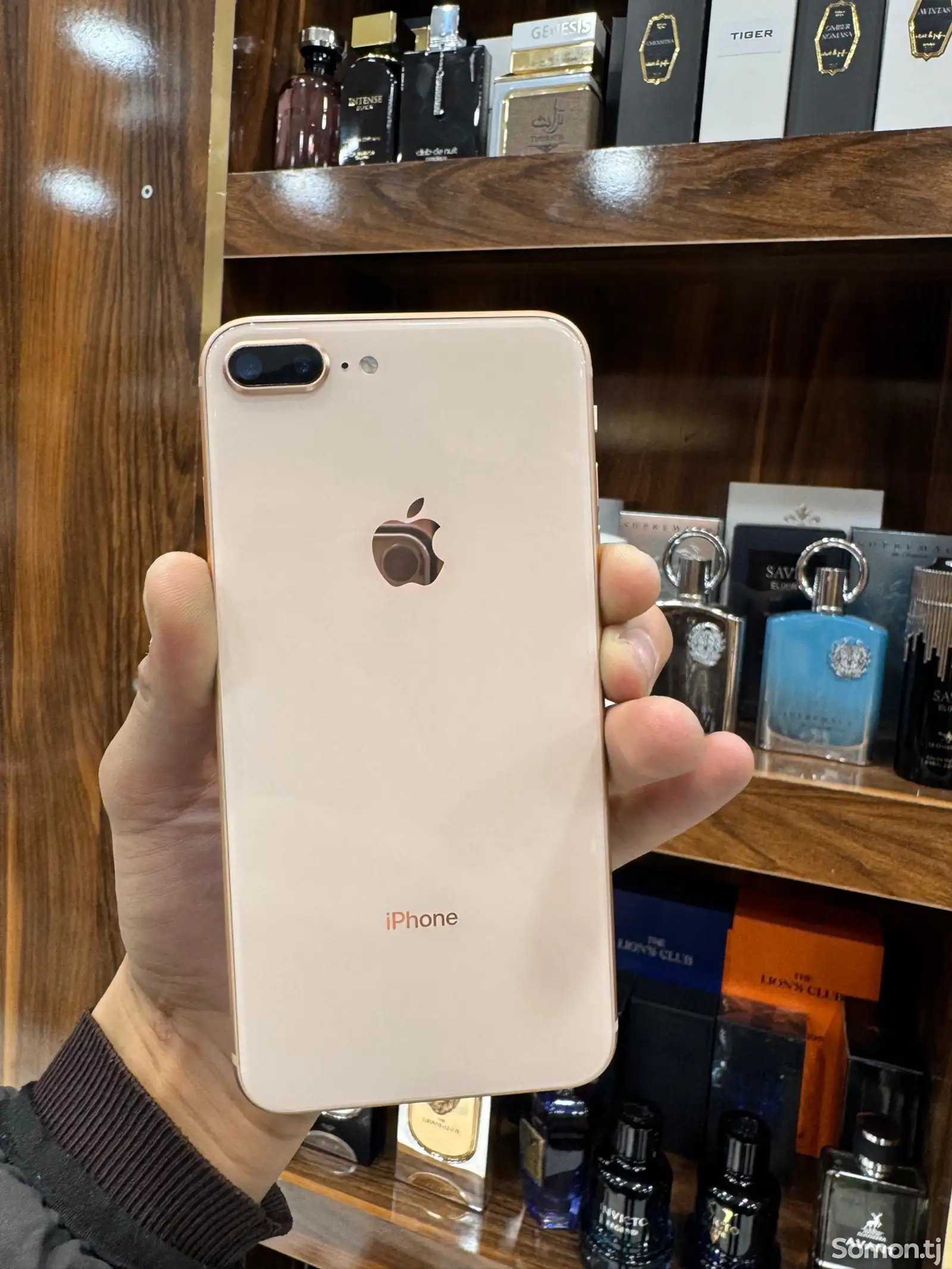 Apple iPhone 8 plus, 64 gb, Gold-1