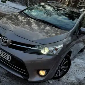 Toyota Corolla Verso, 2015