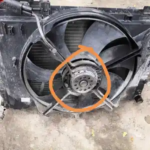Моторчик радиатора от Mercedes Benz
