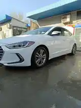 Hyundai Elantra, 2017-3