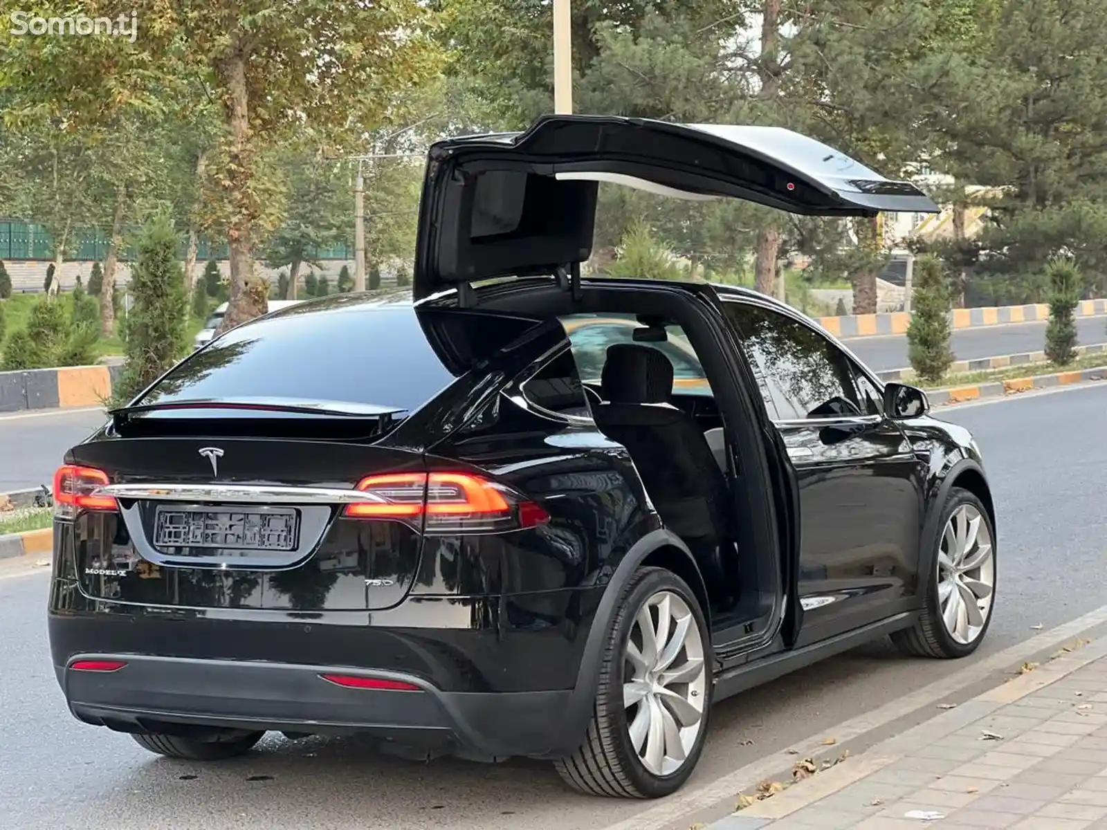 Tesla Model X, 2018-4