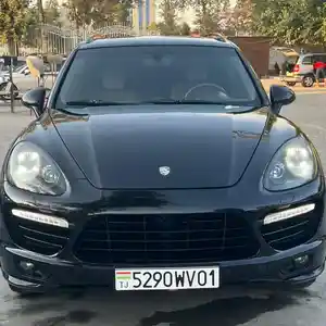 Porsche Cayenne, 2012