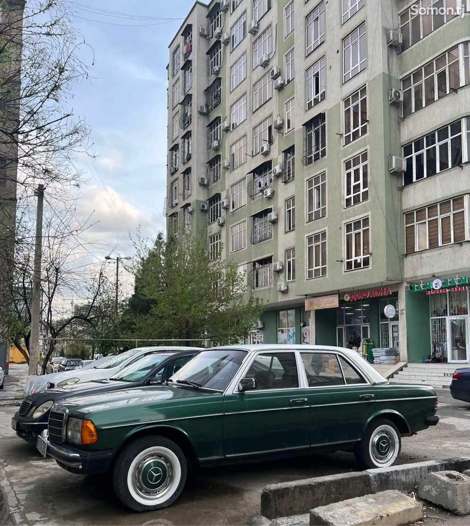 Mercedes-Benz W124, 1982-11