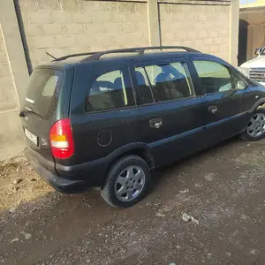 Opel Zafira, 2000