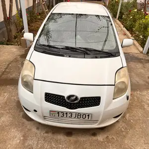 Toyota Vitz, 2008