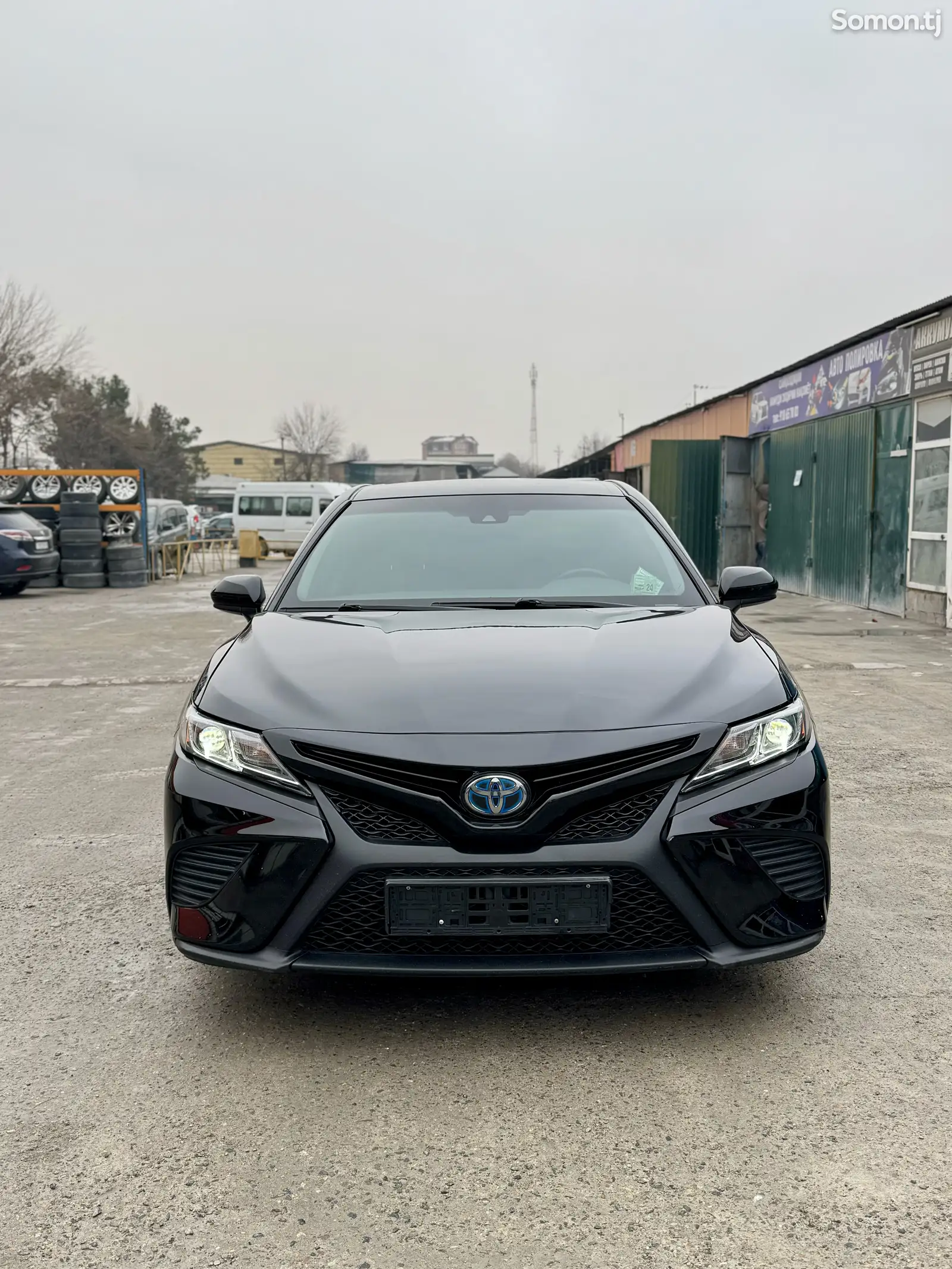 Toyota Camry, 2018-1