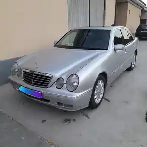 Mercedes-Benz E class, 2001