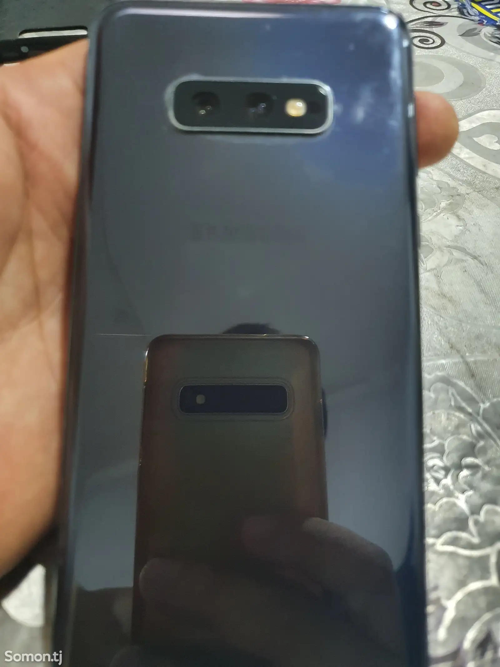 Samsung Galaxy s10e-4