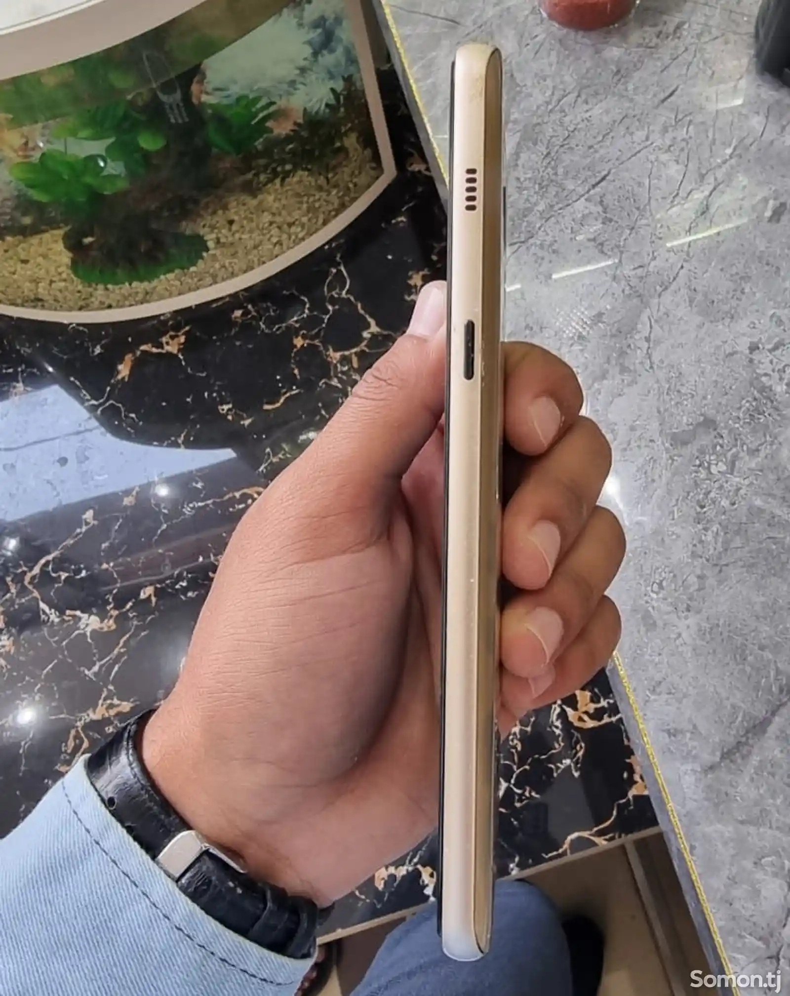 Samsung Galaxy А8+-5