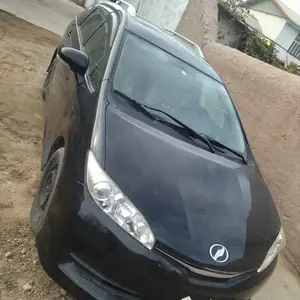 Toyota Wish, 2014