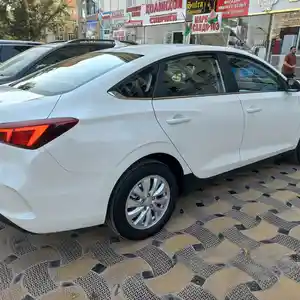 BYD E2, 2024