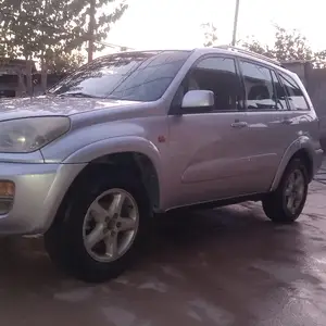 Toyota RAV 4, 2001