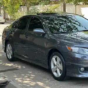 Toyota Camry, 2011