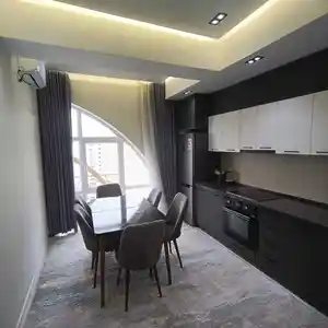 2-комн. квартира, 14 этаж, 73м², Овир