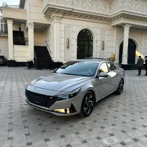 Hyundai Elantra, 2023