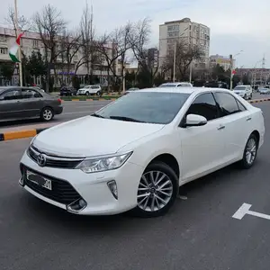 Toyota Camry, 2016