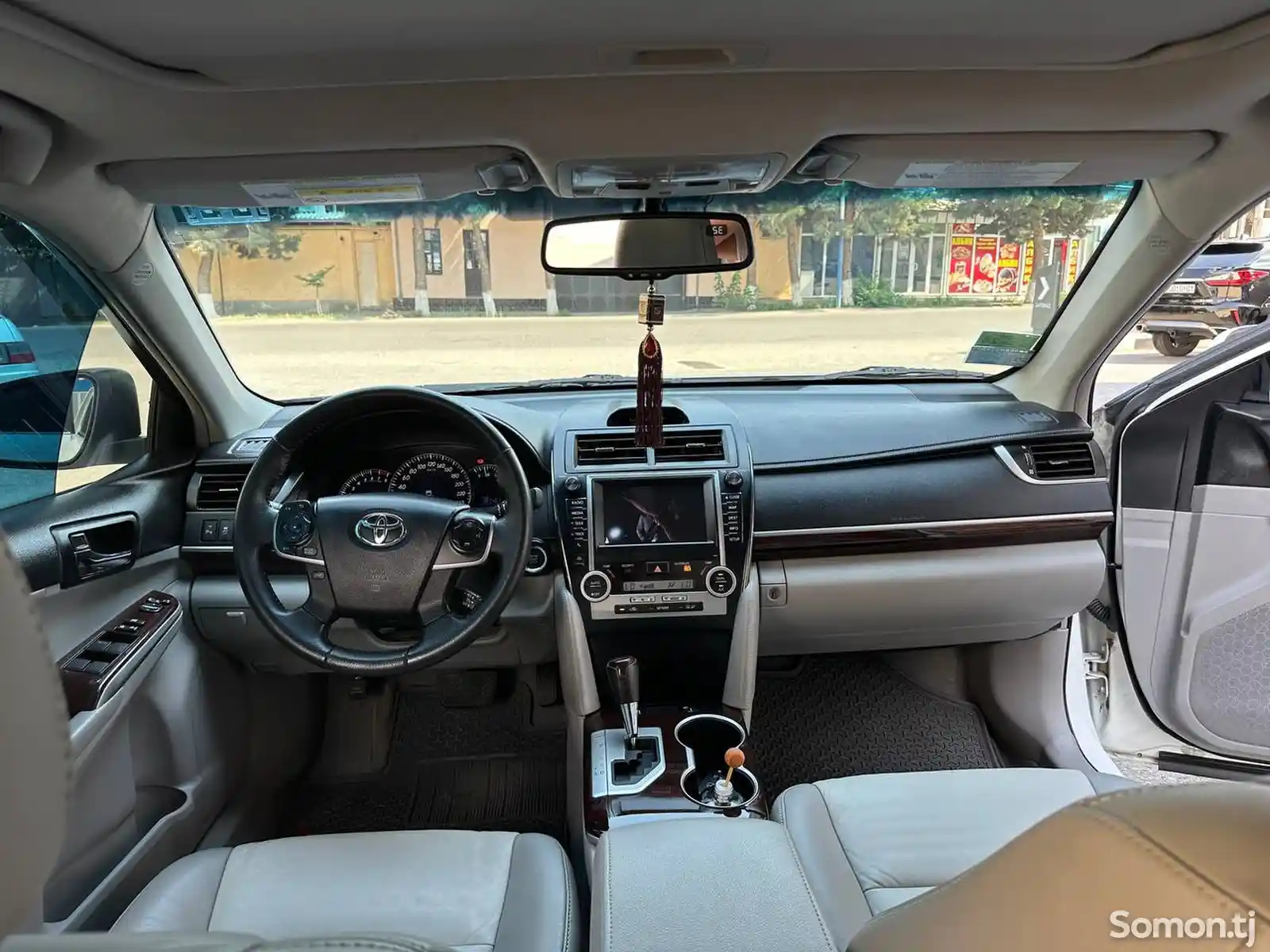 Toyota Camry, 2012-4