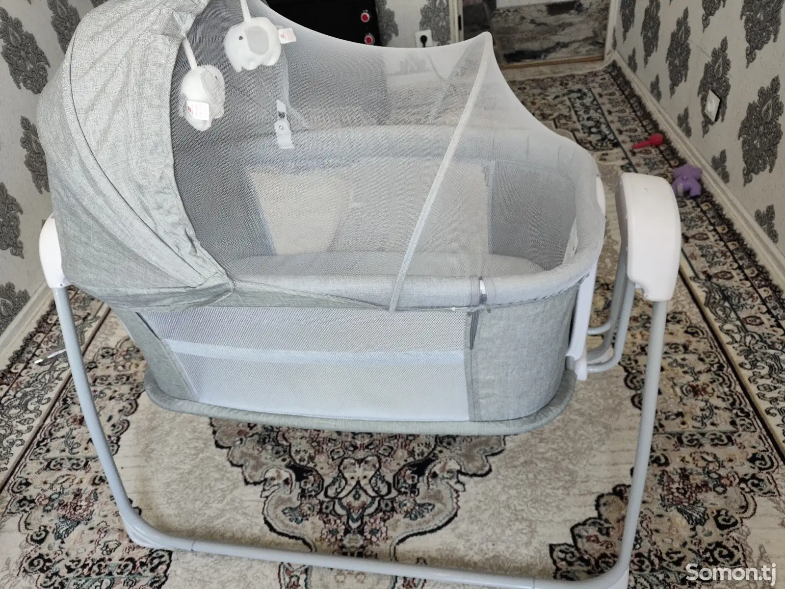 Электроколыбель Deluxe 4 in 1 Bassinet-1