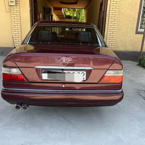 Mercedes-Benz W124, 1993