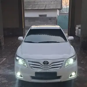 Toyota Camry, 2011