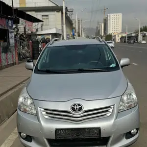 Toyota Verso, 2011