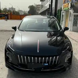 Hongqi E-QM5, 2024