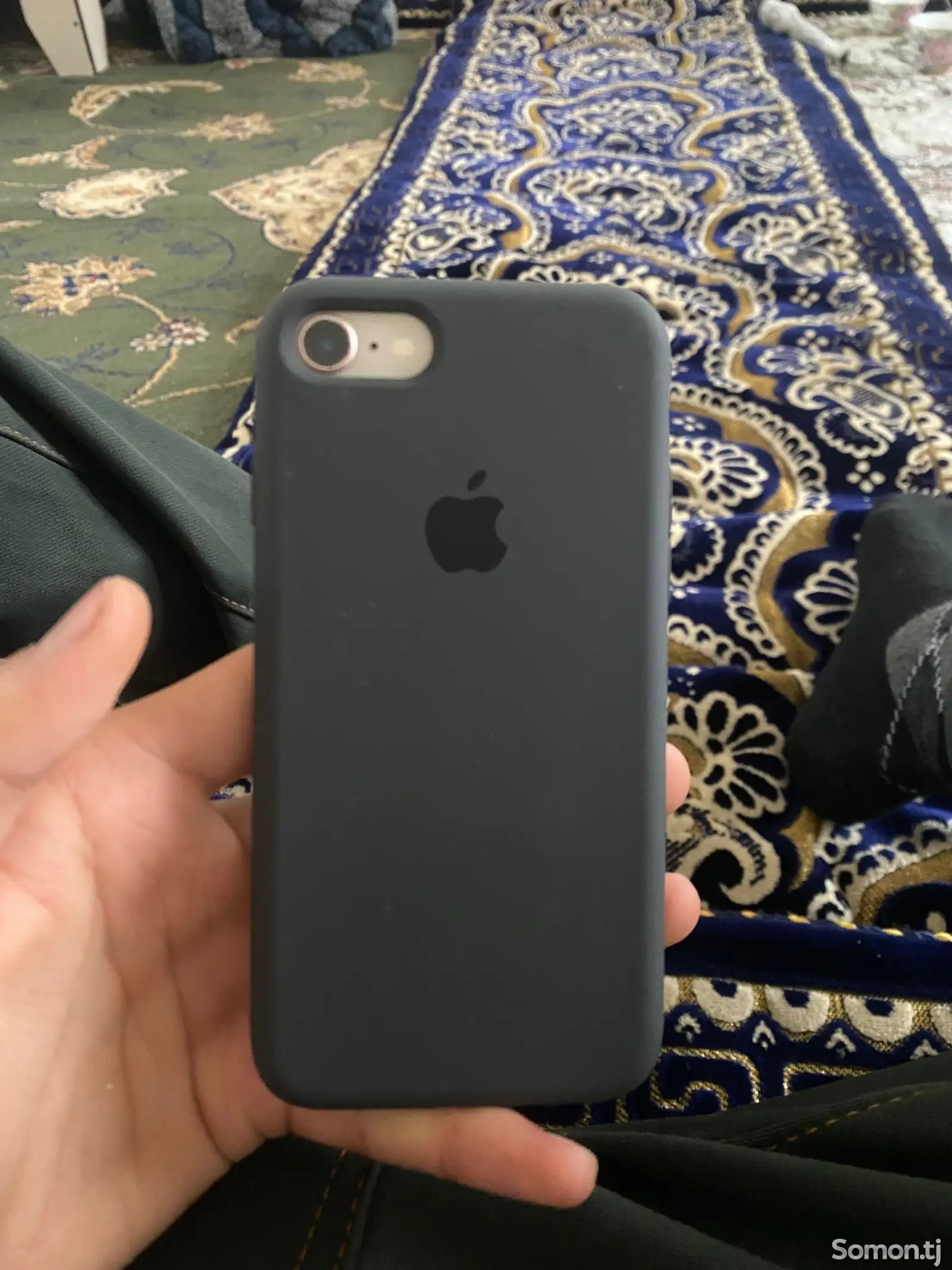 Apple iPhone 8, 64 gb, Gold-1