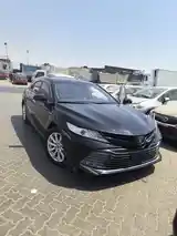 Toyota Camry, 2018-16