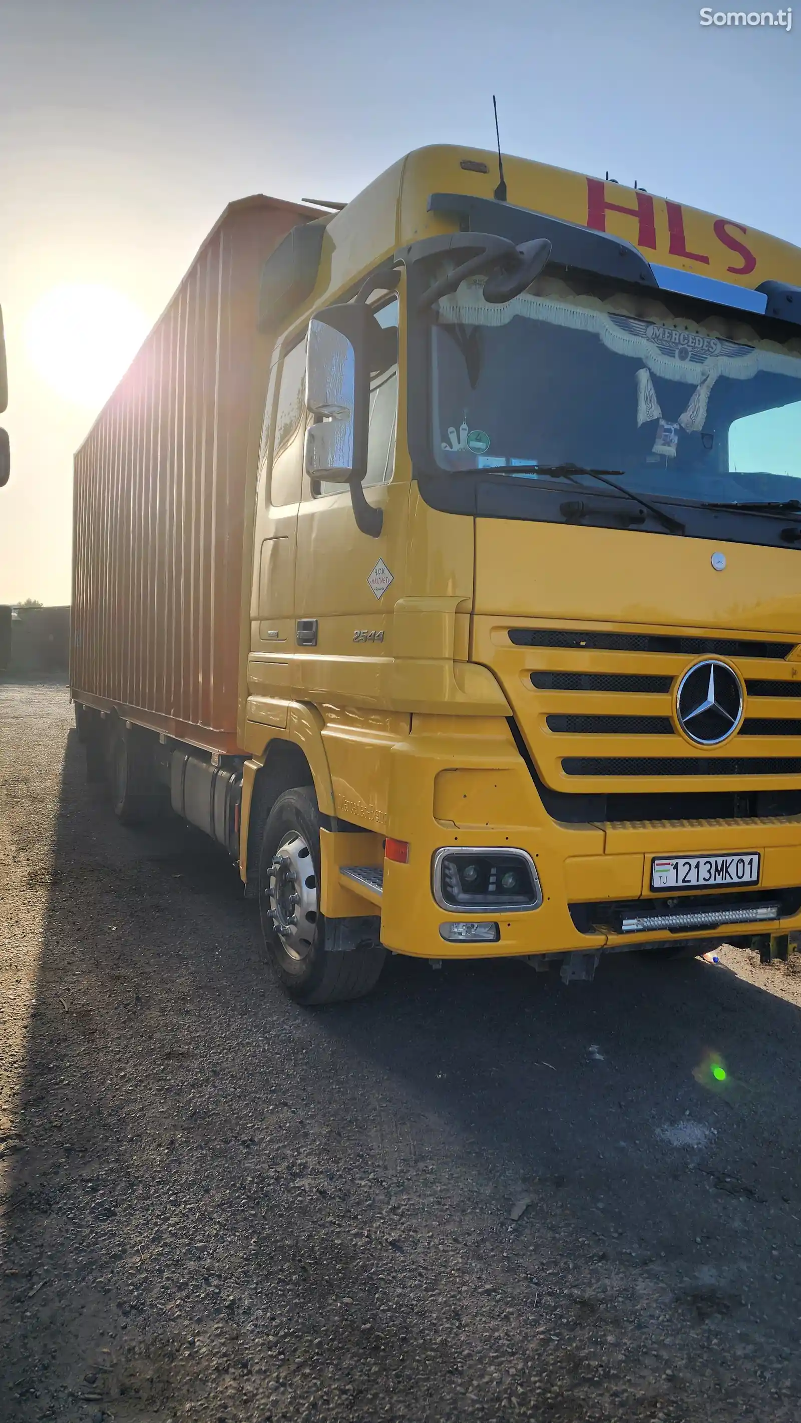 Контейнеровоз Mercedes-Benz Actros, 2009-5