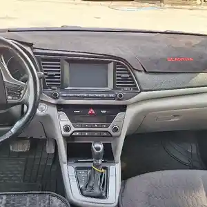 Hyundai Elantra, 2017