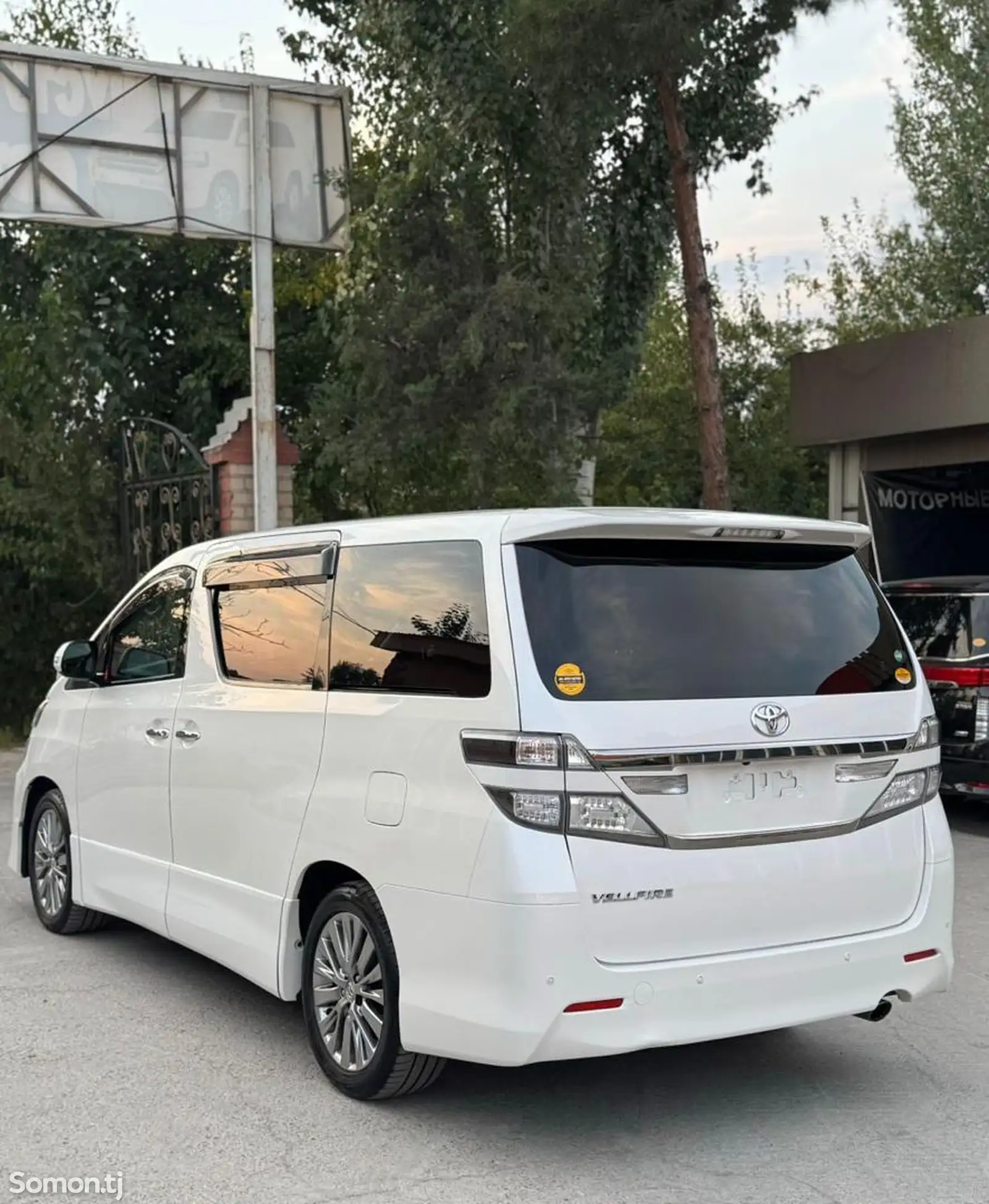 Toyota Vellfire, 2015-4