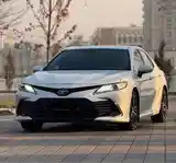 Toyota Camry, 2020-3