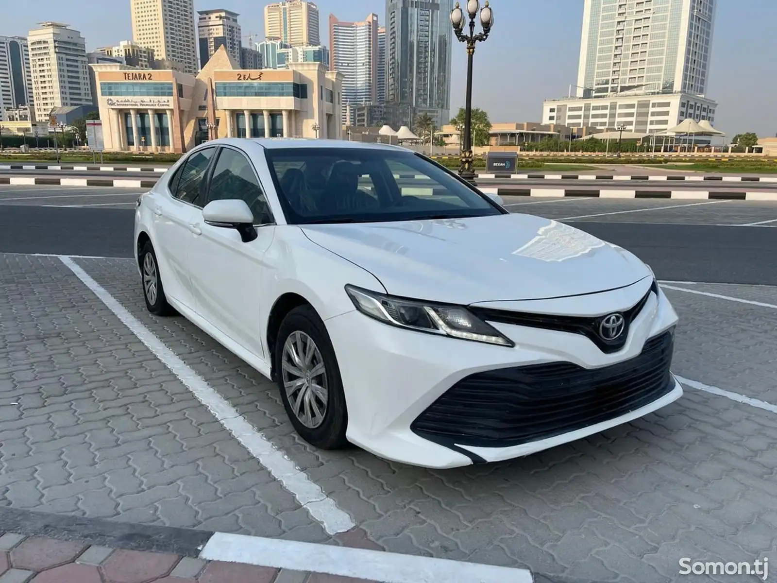 Toyota Camry, 2018-1