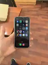 Apple iPhone XR-2