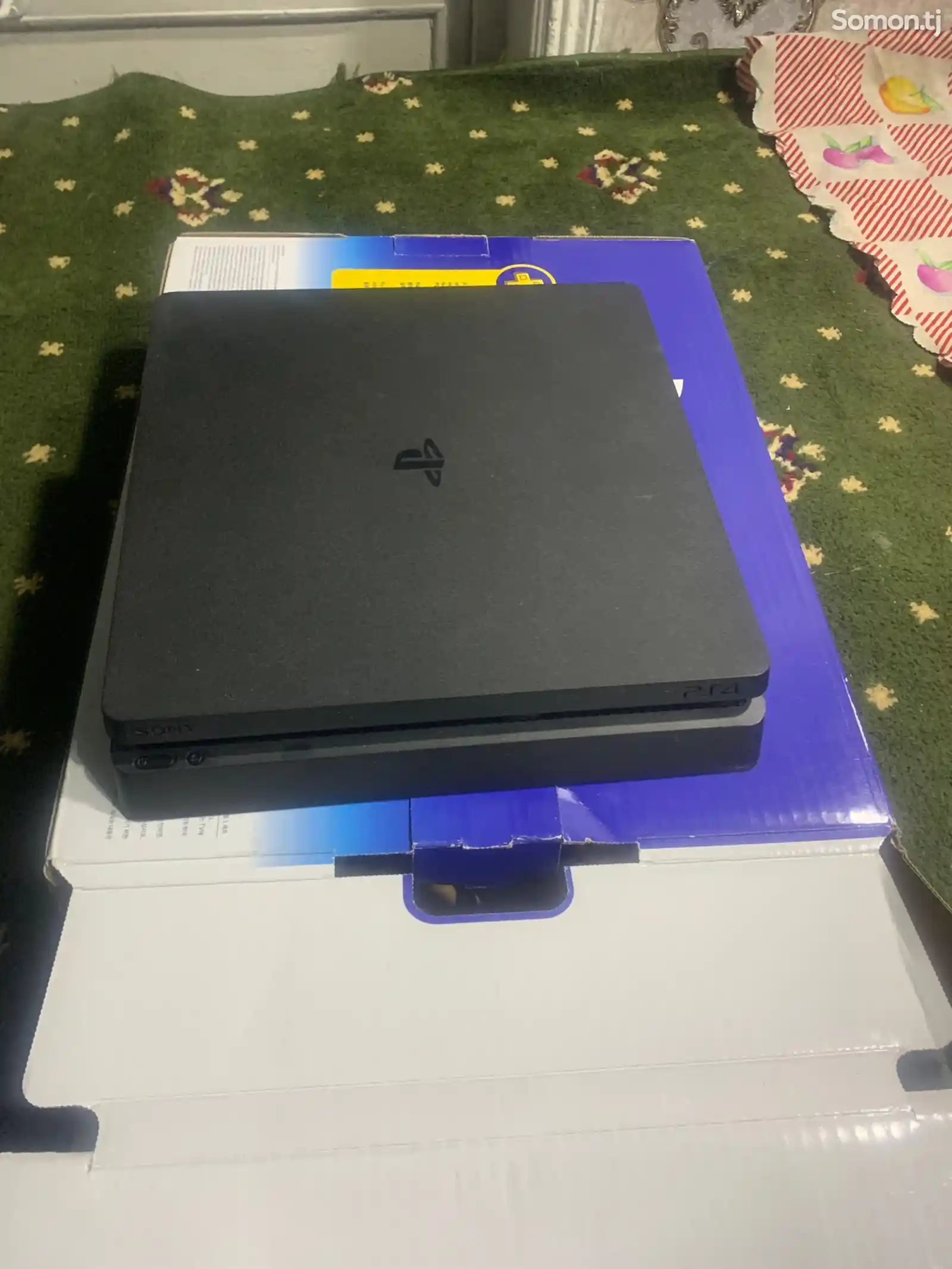 Игровая приставка Sony PlayStation 4 Slim-1