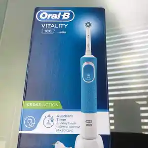 Электрическая зубная щетка Oral-B Vitality D100