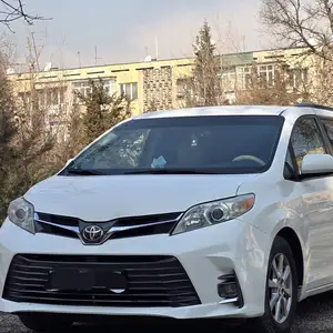 Toyota Sienna, 2014