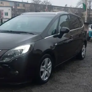 Opel Zafira, 2015