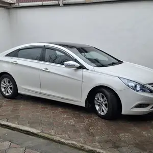 Hyundai Sonata, 2011