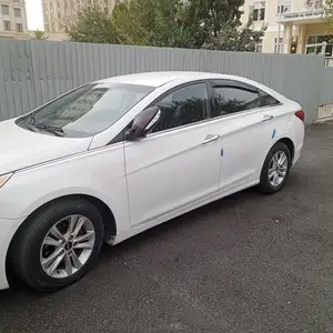 Hyundai Sonata, 2011