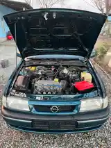 Opel Vectra A, 1995-4