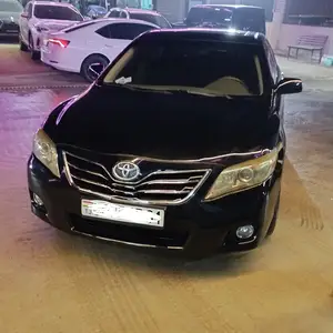 Toyota Camry, 2010