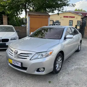 Toyota Camry, 2011