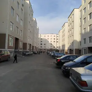 3-комн. квартира, Цокольный этаж, 73 м², 8 мкр