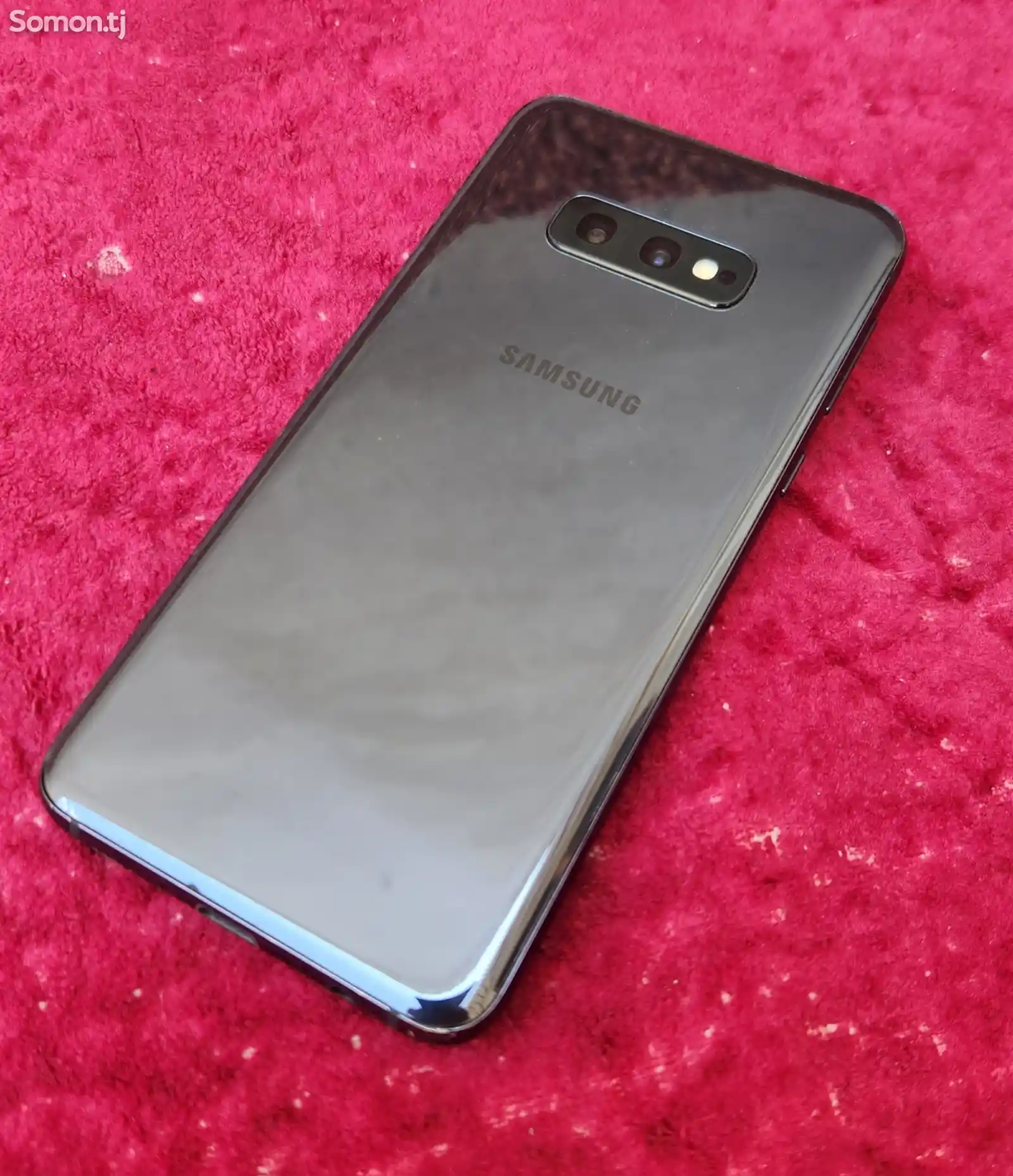 Samsung Galaxy s10e-1