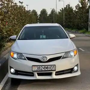 Toyota Camry, 2012