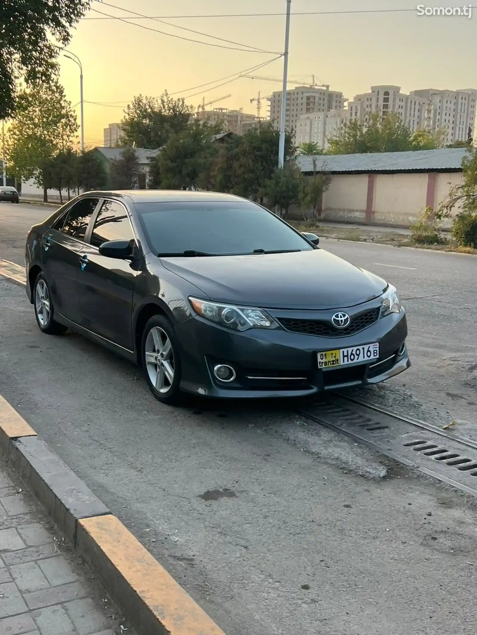 Toyota Camry, 2012-1